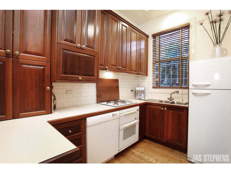 42 Empress Avenue, Kingsville VIC 3012