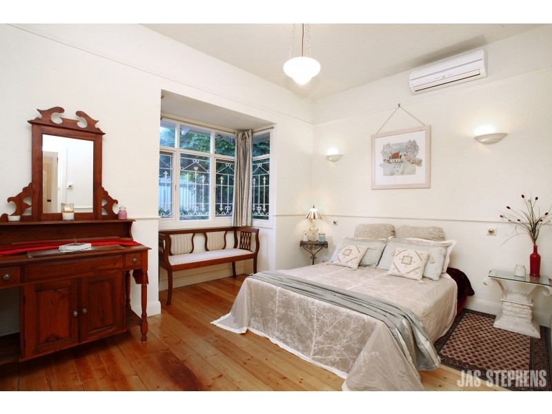 42 Empress Avenue, Kingsville VIC 3012