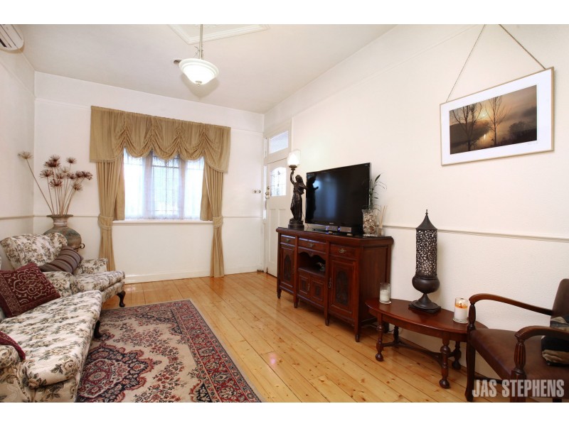 42 Empress Avenue, Kingsville VIC 3012