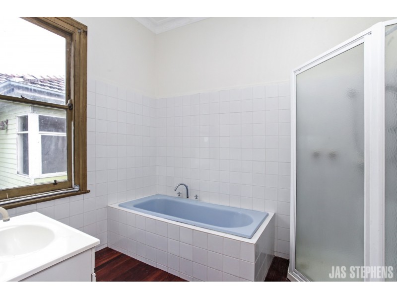 62 Edgar Street, Kingsville VIC 3012