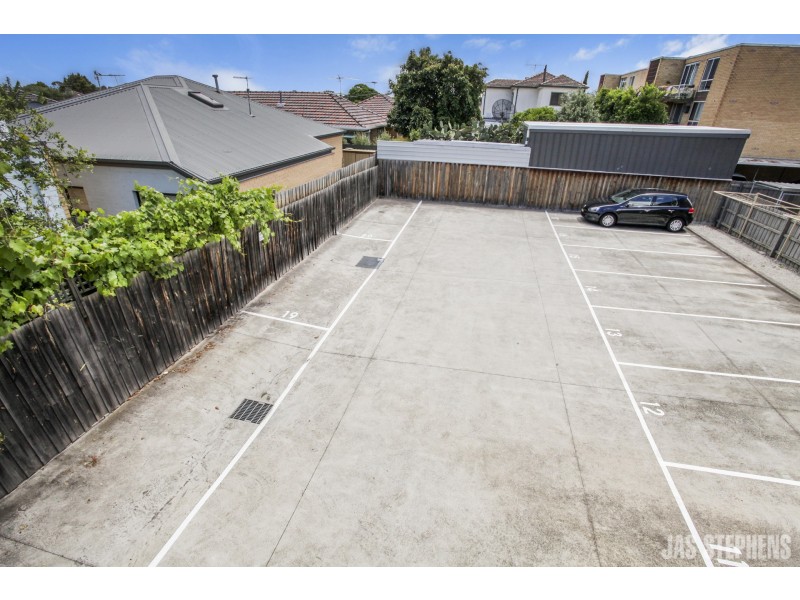 8/22 Bishop Street, Kingsville VIC 3012