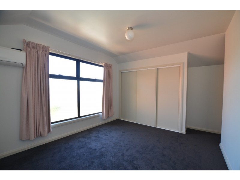 4 Emma Street, Seddon VIC 3011