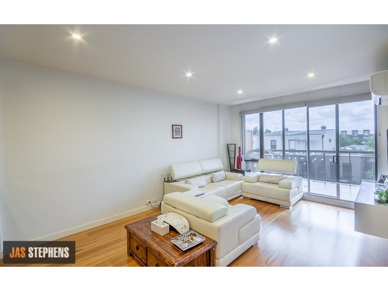 102/72 Cross Street, Footscray VIC 3011