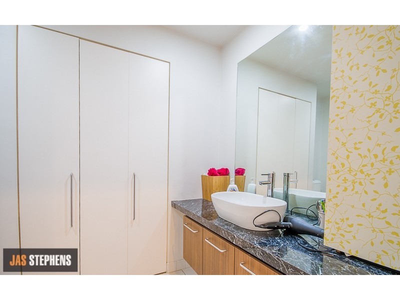 102/72 Cross Street, Footscray VIC 3011