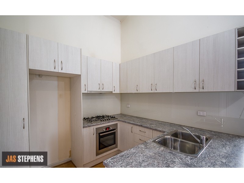 1/2 Ballarat Road, Footscray VIC 3011