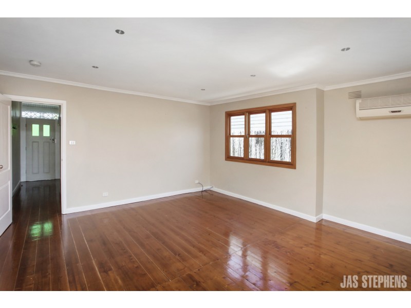 64 Hobbs Street, Seddon VIC 3011