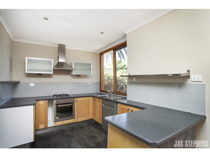 64 Hobbs Street, Seddon VIC 3011