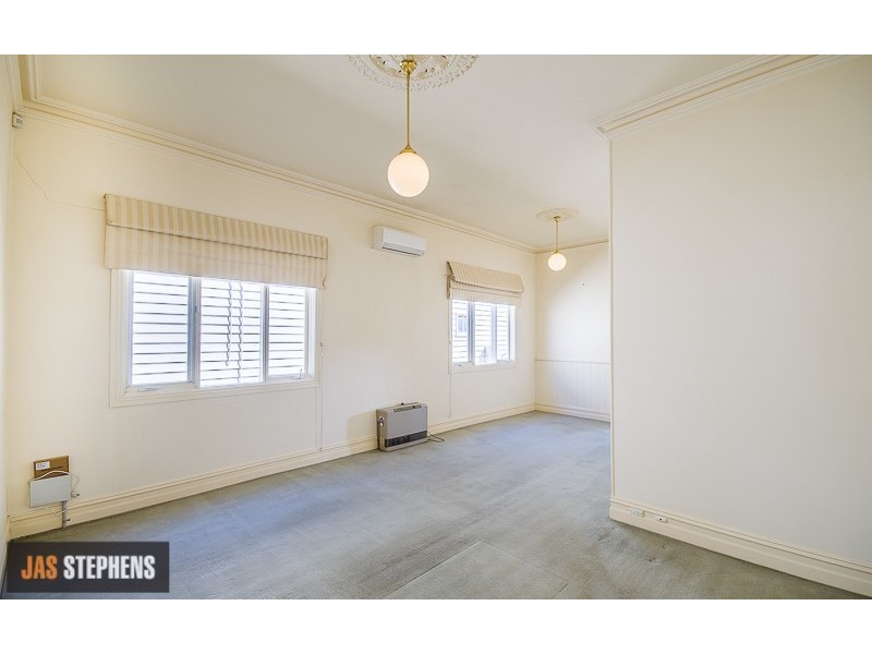 8 Browning Street, Seddon VIC 3011