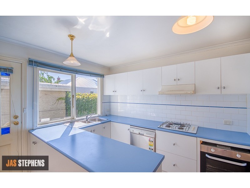 8 Browning Street, Seddon VIC 3011