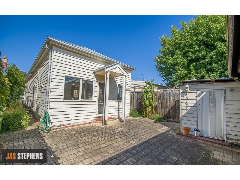8 Browning Street, Seddon VIC 3011