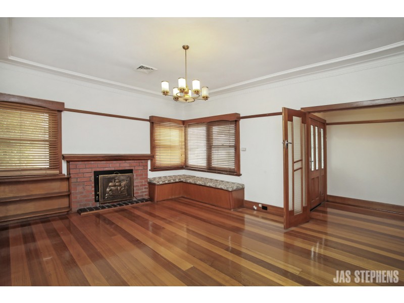 33 Napoleon Street, West Footscray VIC 3012