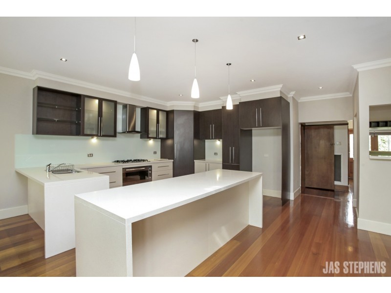 33 Napoleon Street, West Footscray VIC 3012