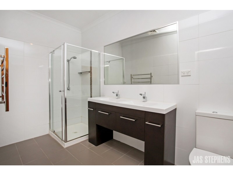 33 Napoleon Street, West Footscray VIC 3012