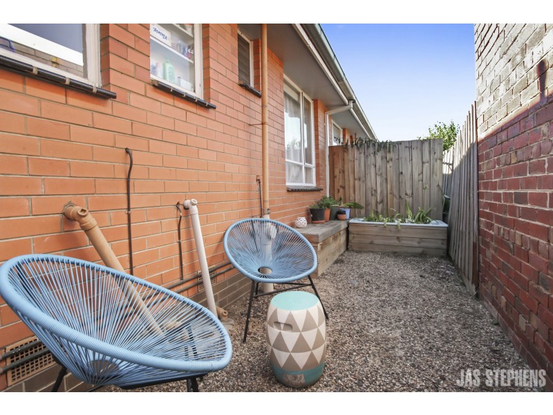 2/698 Barkly Street, West Footscray VIC 3012