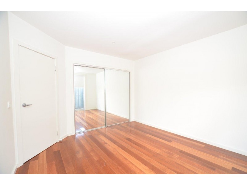 9 Desmond Street, Maidstone VIC 3012