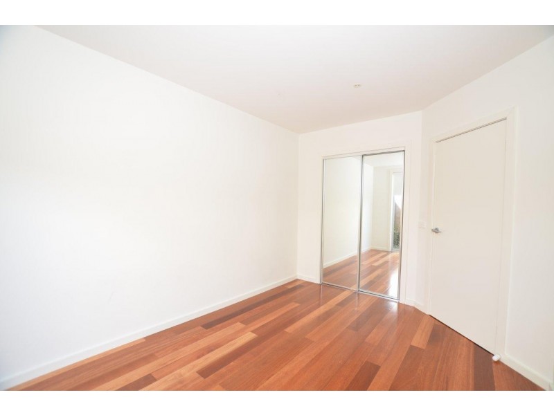 9 Desmond Street, Maidstone VIC 3012