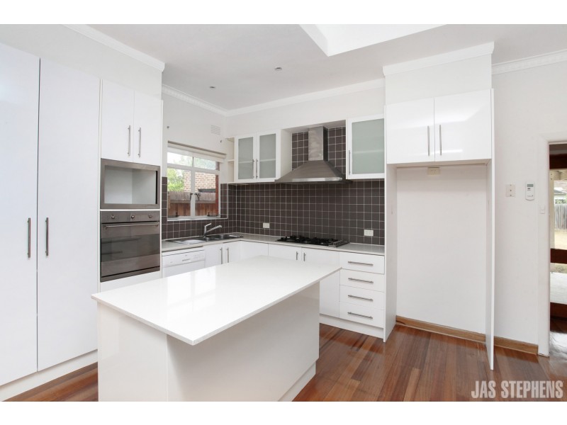 18 Andrews Street, Spotswood VIC 3015