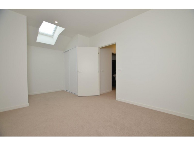 203/64 Cross Street, Footscray VIC 3011