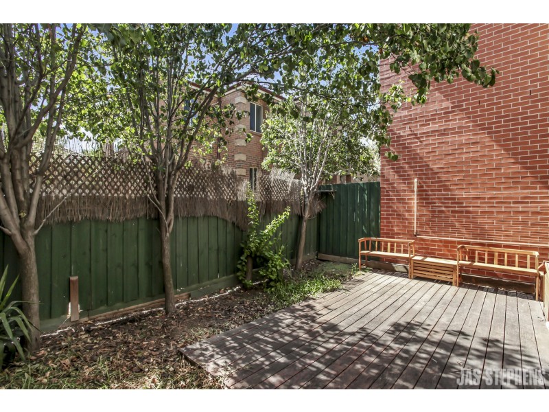 2/21 Waratah Street, West Footscray VIC 3012