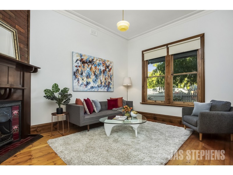 90 Queensville Street, Kingsville VIC 3012