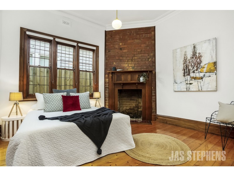 90 Queensville Street, Kingsville VIC 3012