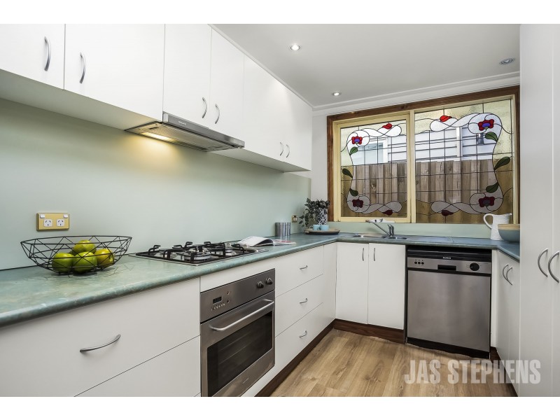 90 Queensville Street, Kingsville VIC 3012