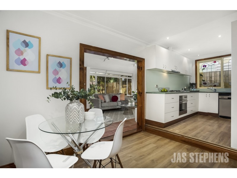 90 Queensville Street, Kingsville VIC 3012