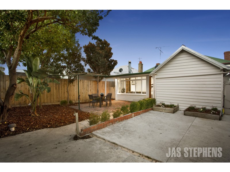 90 Queensville Street, Kingsville VIC 3012