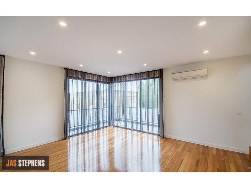 5/5 Flower Street, Essendon VIC 3040