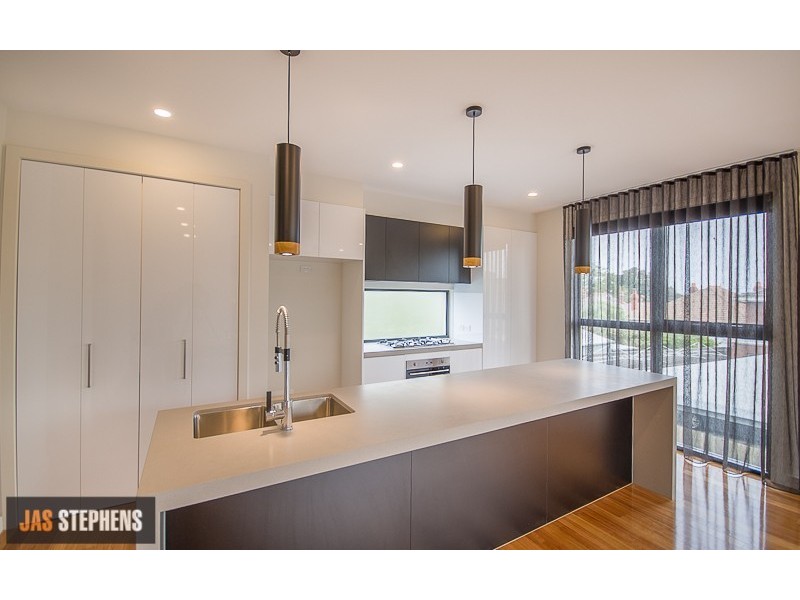 5/5 Flower Street, Essendon VIC 3040