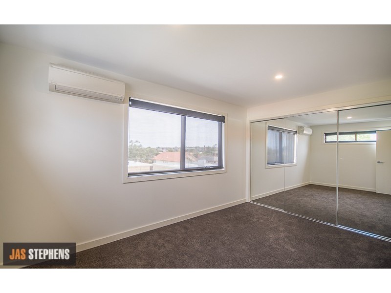 5/5 Flower Street, Essendon VIC 3040