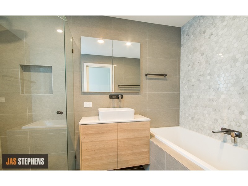 5/5 Flower Street, Essendon VIC 3040