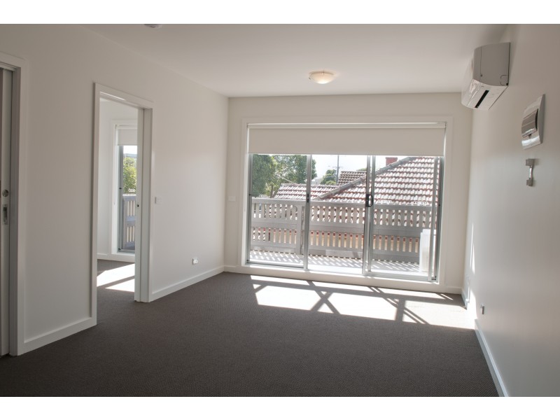 2/24 Empire Street, Footscray VIC 3011