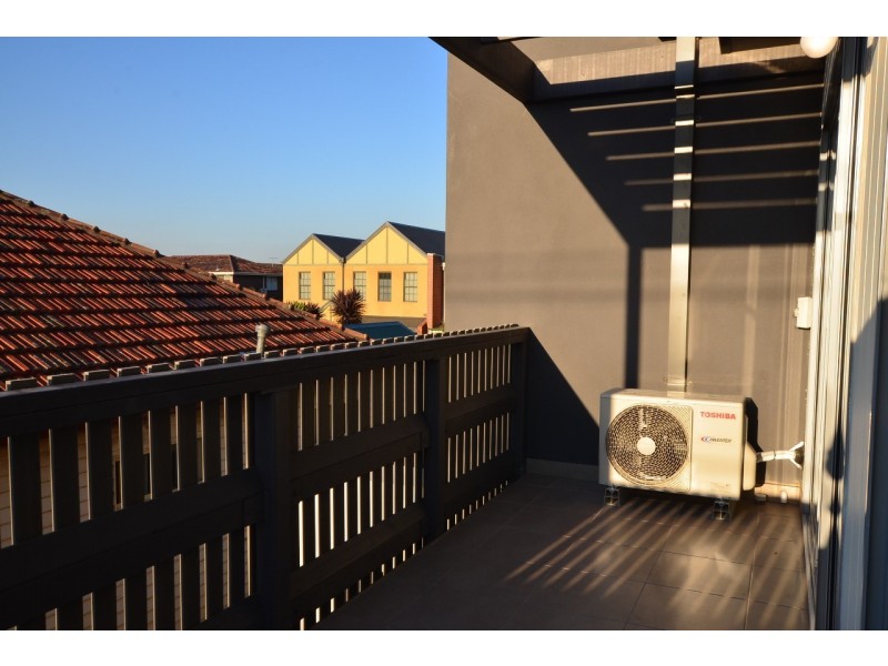 2/24 Empire Street, Footscray VIC 3011