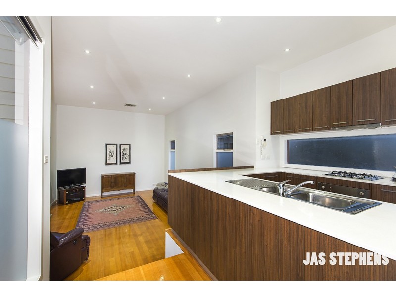 1/9 Bell Street, Seddon VIC 3011