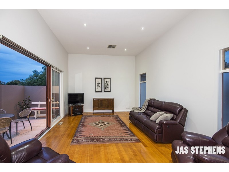 1/9 Bell Street, Seddon VIC 3011