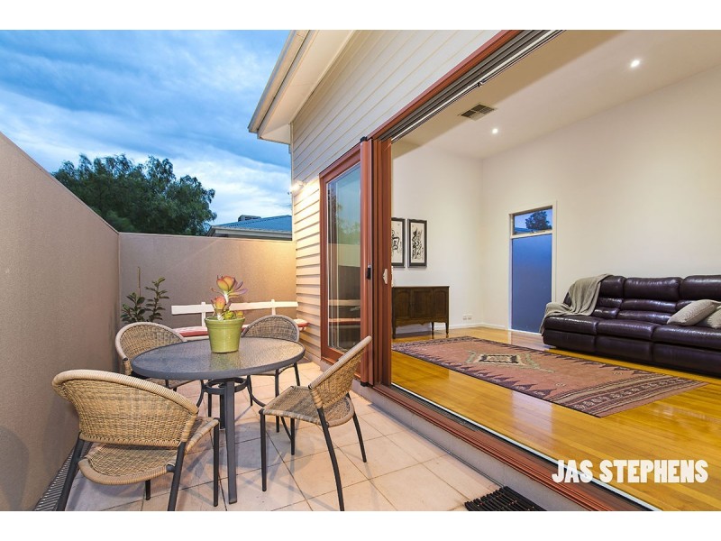 1/9 Bell Street, Seddon VIC 3011