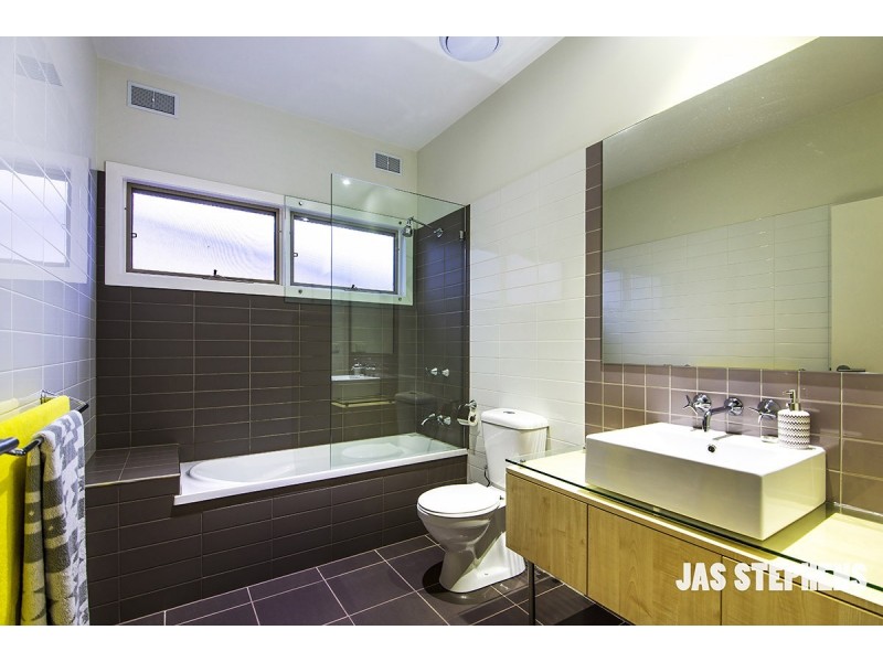 1/9 Bell Street, Seddon VIC 3011