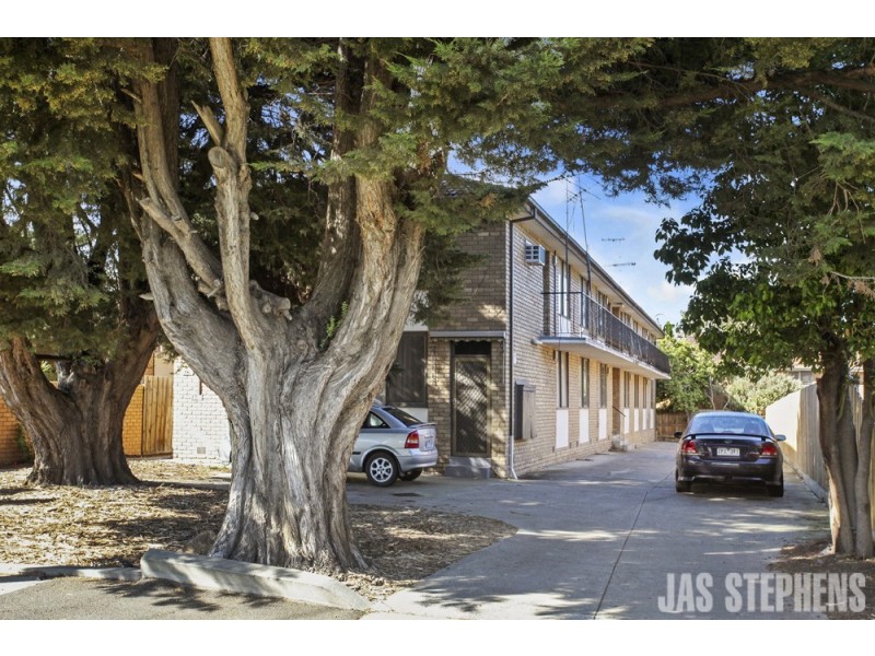 2/13 Beaumont Parade, West Footscray VIC 3012