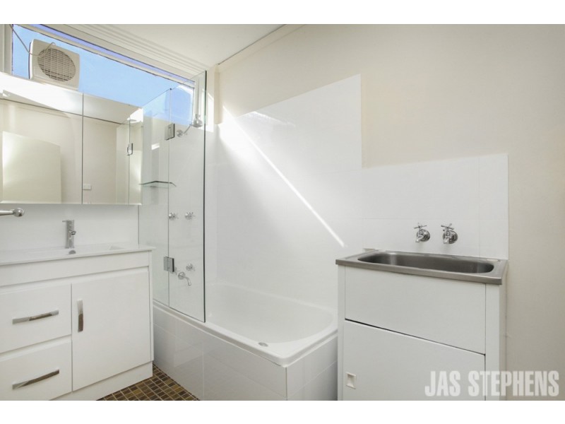 2/13 Beaumont Parade, West Footscray VIC 3012