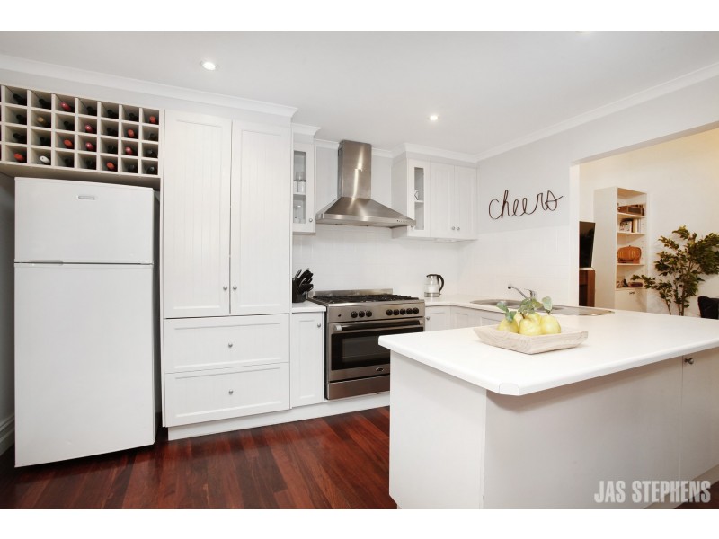 16 Margaret Street, Seddon VIC 3011