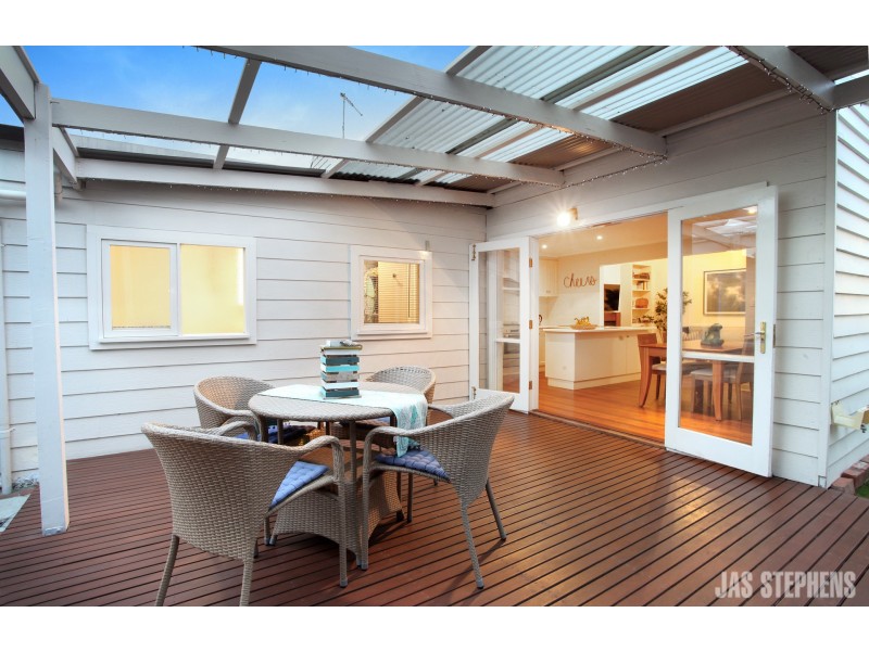 16 Margaret Street, Seddon VIC 3011