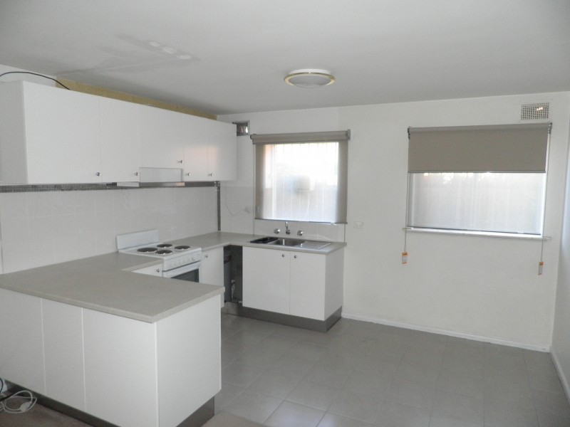 2/709 Barkly Street, West Footscray VIC 3012
