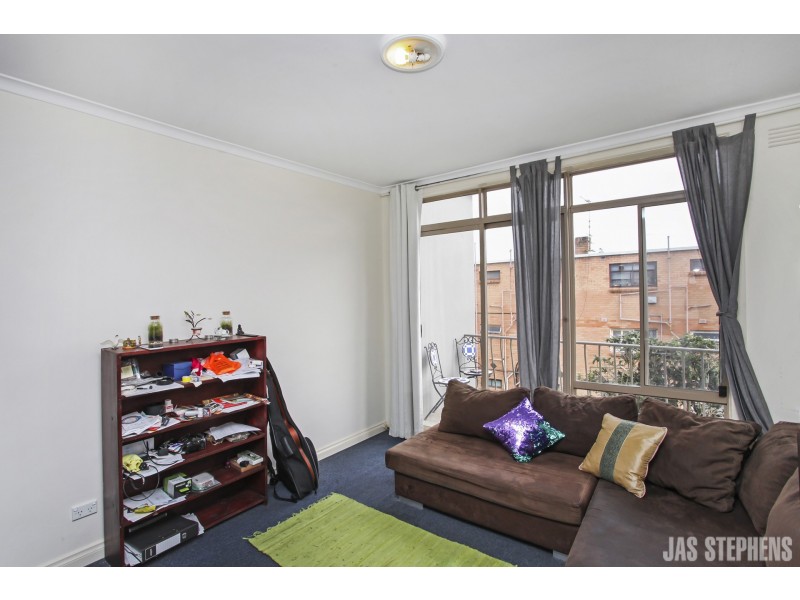 16/104 Cross Street, West Footscray VIC 3012