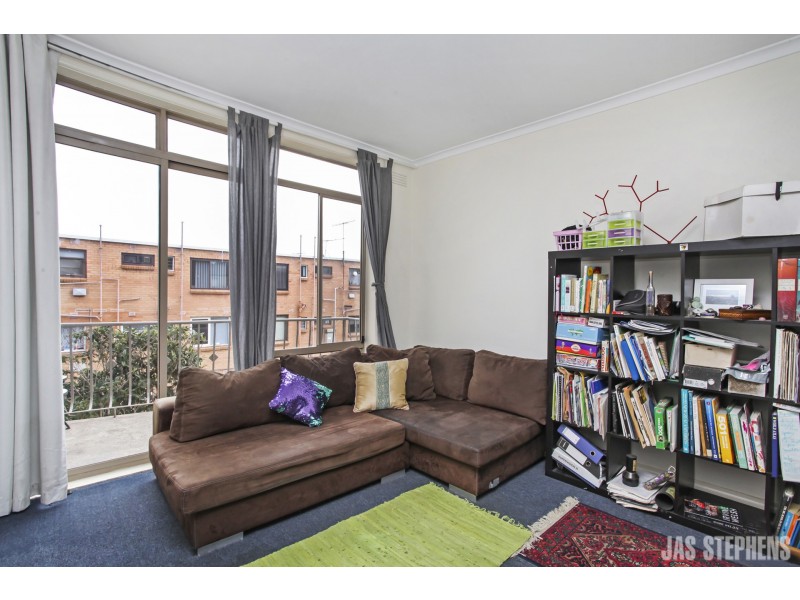 16/104 Cross Street, West Footscray VIC 3012