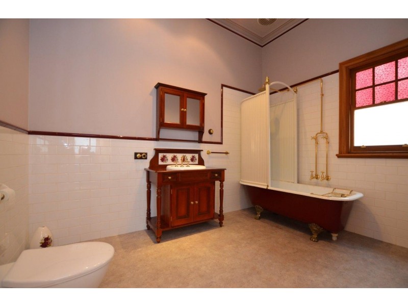 64 Gamon Street, Seddon VIC 3011