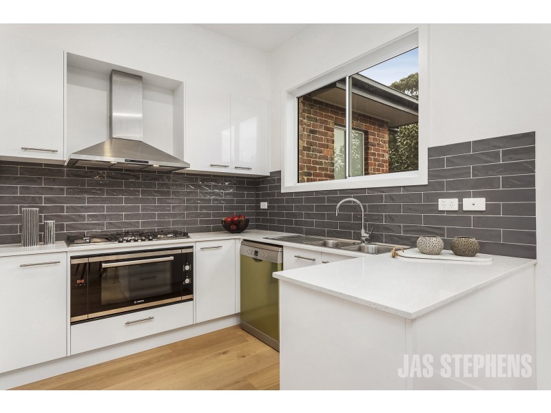 2/11 Pridham Street, Maribyrnong VIC 3032