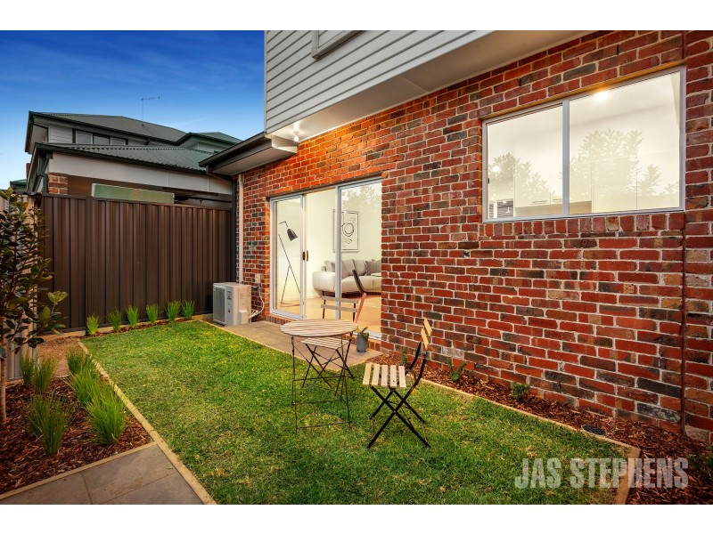 2/11 Pridham Street, Maribyrnong VIC 3032