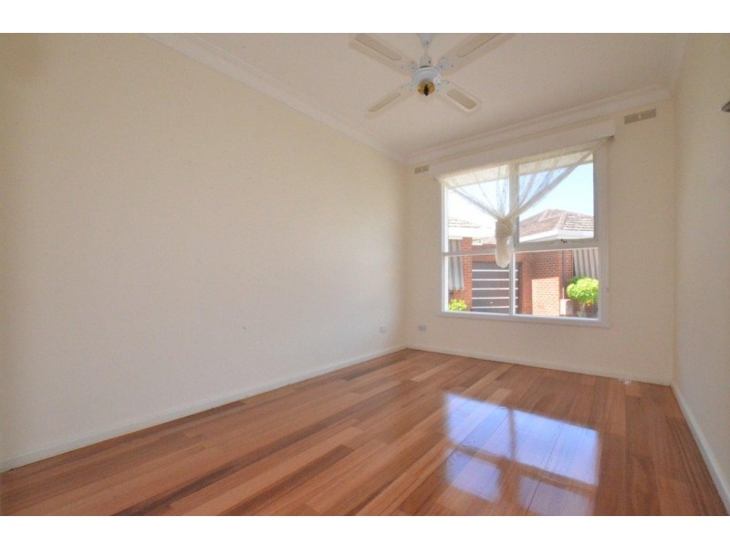 8/11 Bishop Street, Kingsville VIC 3012