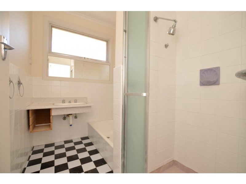 8/11 Bishop Street, Kingsville VIC 3012